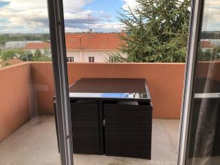 Charmant appartement T3 dans résidence avec Piscine Parking Wifi situé à 10mn de la plage - Béziers - 5