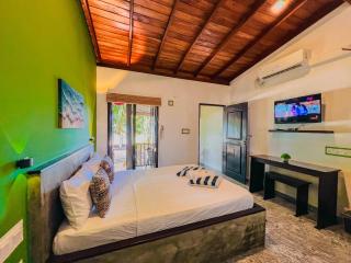 Sea Shell Villa Hikkaduwa 2 Separate Cabanas Ocean Front Villa - Hikkaduwa - 5