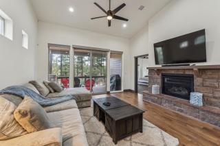 Scenic Golf Retreat with Modern Comforts & Fireplace townhouse - Show Low - 0