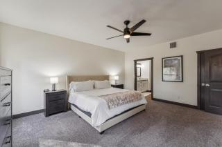 Scenic Golf Retreat with Modern Comforts & Fireplace townhouse - 8