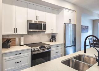 Stanley Townhomes by StayIn - Radium Hot Springs - 3
