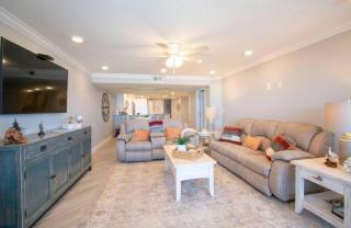 Oceanside Treasure by GoldenCoastRentals - Clearwater Beach - 7
