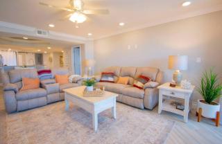 Oceanside Treasure by GoldenCoastRentals - Clearwater Beach - 5