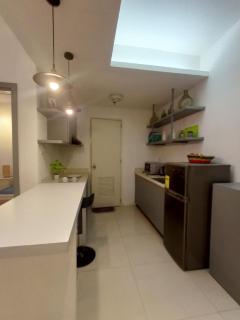 1 Bedroom Condotel infront of US Embassy with Partial Bay View - Manila - 2