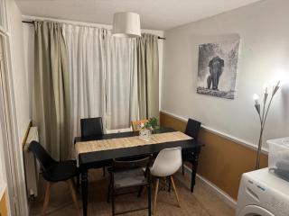 Sunflower villa - Brislington - 5