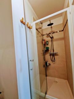 Elegant 3-Bedrooms Apartment Near La Défense and Central Paris - 3