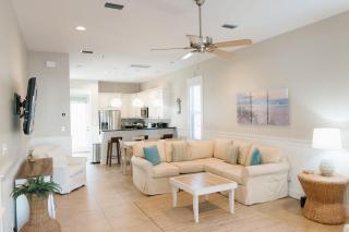 Teal Dreams by AvantStay 3 blocks to Beach Back Patio Seating - Santa Rosa Beach - 4