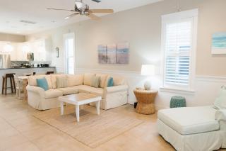 Teal Dreams by AvantStay 3 blocks to Beach Back Patio Seating - Santa Rosa Beach - 3