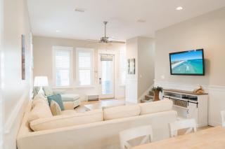Teal Dreams by AvantStay 3 blocks to Beach Back Patio Seating - Santa Rosa Beach - 1