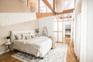 Light filled zen 3BR Penthouse - 7 min to Westport - 0