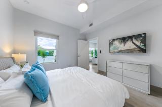 Affordable Luxury Apartments, 3 Min to Beach - 1