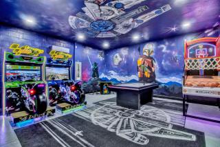Sleeps 20 9BDR Star Wars-Themed Game Room Pool Hot Tub Nassau by AvantStay - Kissimmee - 9