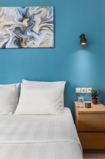 Central 2BR Gem with Fun Decor & Scenic Views - Tessalónica - 9