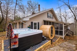 Cozy Retreat - Sauna Hot Tub & Game Room in VA - McGaheysville - 0