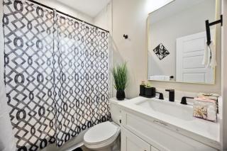 Charming Houston Getaway 3BR 2BA - Houston - 4