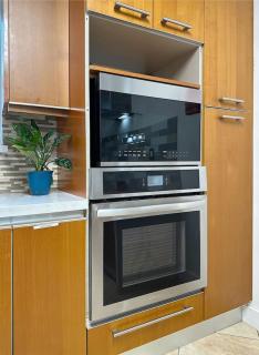Relaxing Retreat 2BR Oasis with Pool and Outdoor BBQ - Pembroke Pines - 4