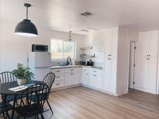 Beautiful Private Guest House in Arcadia - Phoenix - 1