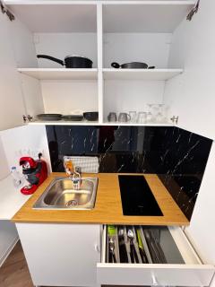Modern Studio N14 kitchenette private bathroom - 3