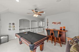 Keller Crown - Huge House Near Stadiums - Hot Tub & Pool Table - 8