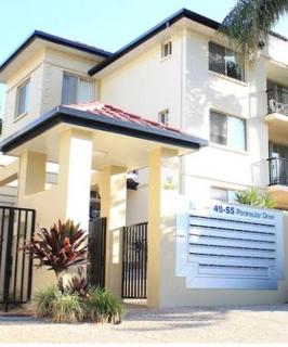 3 Bedroom Central Surfers Paradise Apartment - Gold Coast - 9