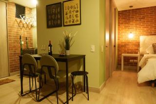 NEW in laurels with air , loft type, giant tv - Medellín - 3