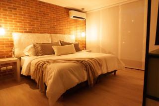 NEW in laurels with air , loft type, giant tv - Medellín - 1