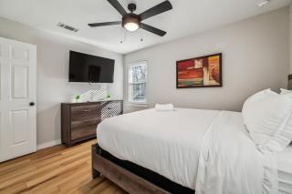 Amazing New Oasis ,Hot Tub,Tvs in Rooms,Downtown - Austin - 4