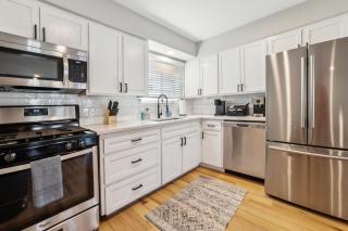 Amazing New Oasis ,Hot Tub,Tvs in Rooms,Downtown - Austin - 1