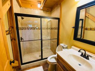 Laughing Water Treehouse - Seguin - 7