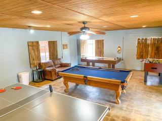 Waterfront Sweet Medicine Treehouse - Seguin - 2