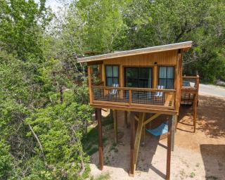 Waterfront Sky Cabin 2 - New Braunfels - 9