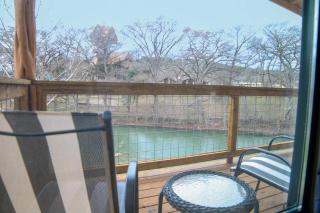 Waterfront Sky Cabin 2 - New Braunfels - 5
