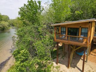 Waterfront Sky Cabin 3 - New Braunfels - 6