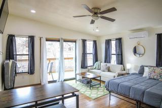 Waterfront Sky Cabin 3 - New Braunfels - 3