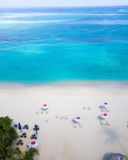 SUITE 1, BLUE PAVILION - Steps to BEACH - Car, Value, Service - West Bay - 1