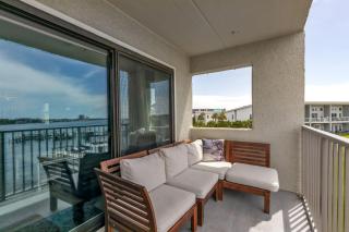 Waterfront condo with boat slip - 1