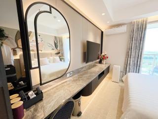 Gold Coast Sea View Apartments by Rentrooms - Jakarta - 8