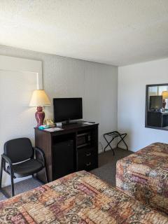 Paradise Falls Motel & Liquor LLC - 7