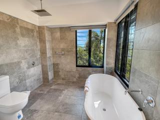 The Boathouse 4 Bedroom Luxury Private House - Hamilton Island - 2