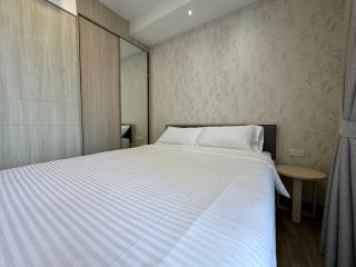 2 BD Skypark Condo - - 1