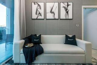 Luxury 2BD Apt with Pool GYM & Burj Khalifa Views - 2
