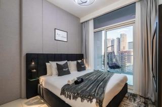 Luxury 2BD Apt with Pool GYM & Burj Khalifa Views - 7