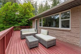 Rina's yellow house - Sammamish - 2