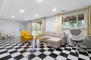 Pet friendly 1br with huge yard - 2