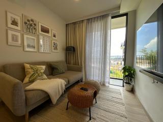 2 BD Laguna Skypark Condo - - 0