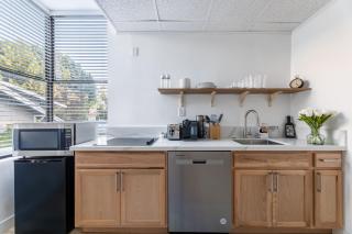 Booking Urban Oasis room in central Pasadena - 8