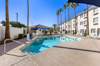 Days Inn & Suites by Wyndham Mesa Near Phoenix - Mesa - 1