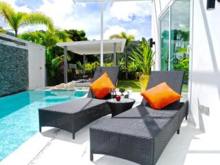 Skylight 2 bedrooms Villa in Kamala - 2