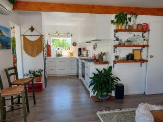Colorful Latin-inspired Home Near the Beach - Papamoa - 5