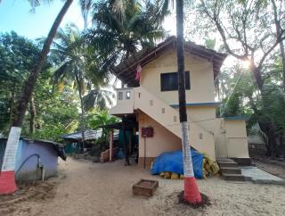 Juis Homestay Near Beach Property - Malvan - 0